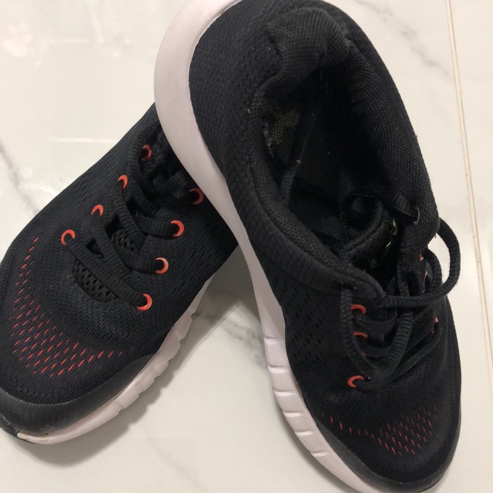 Under Armour Boys Shoes